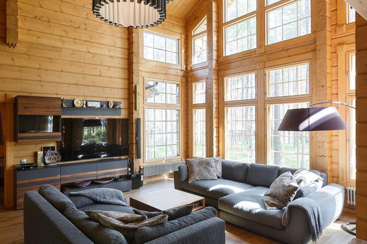 Log home living room with high ceilings