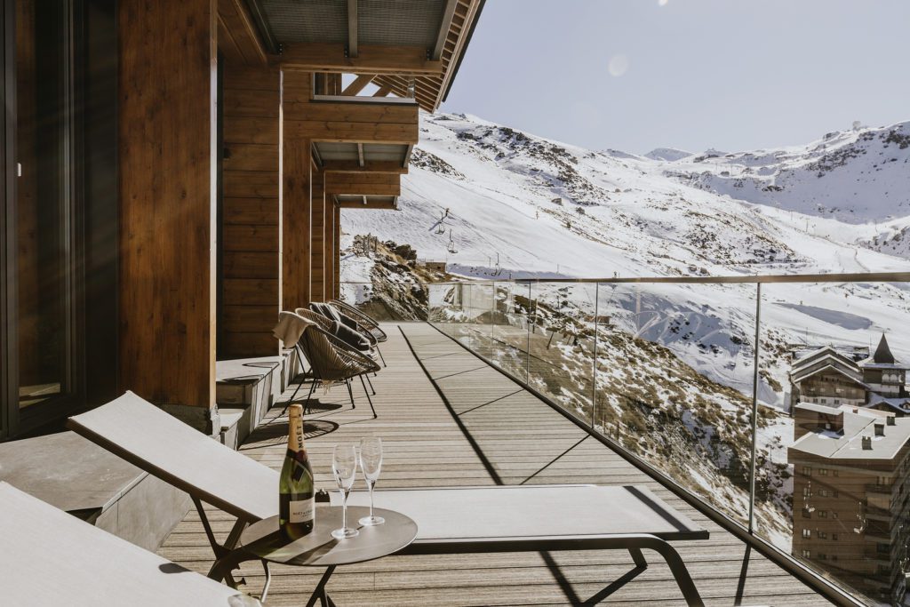 Honka Pro2Pro reference - Arttysur Lux Village in Sierra Nevada