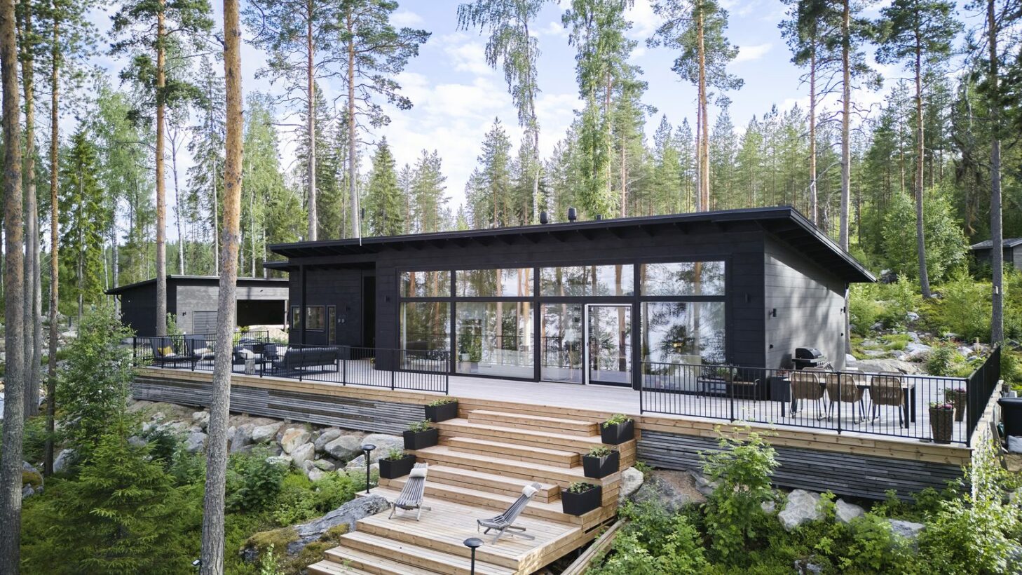 A modern Honka Tuuli log villa – A couple’s paradise