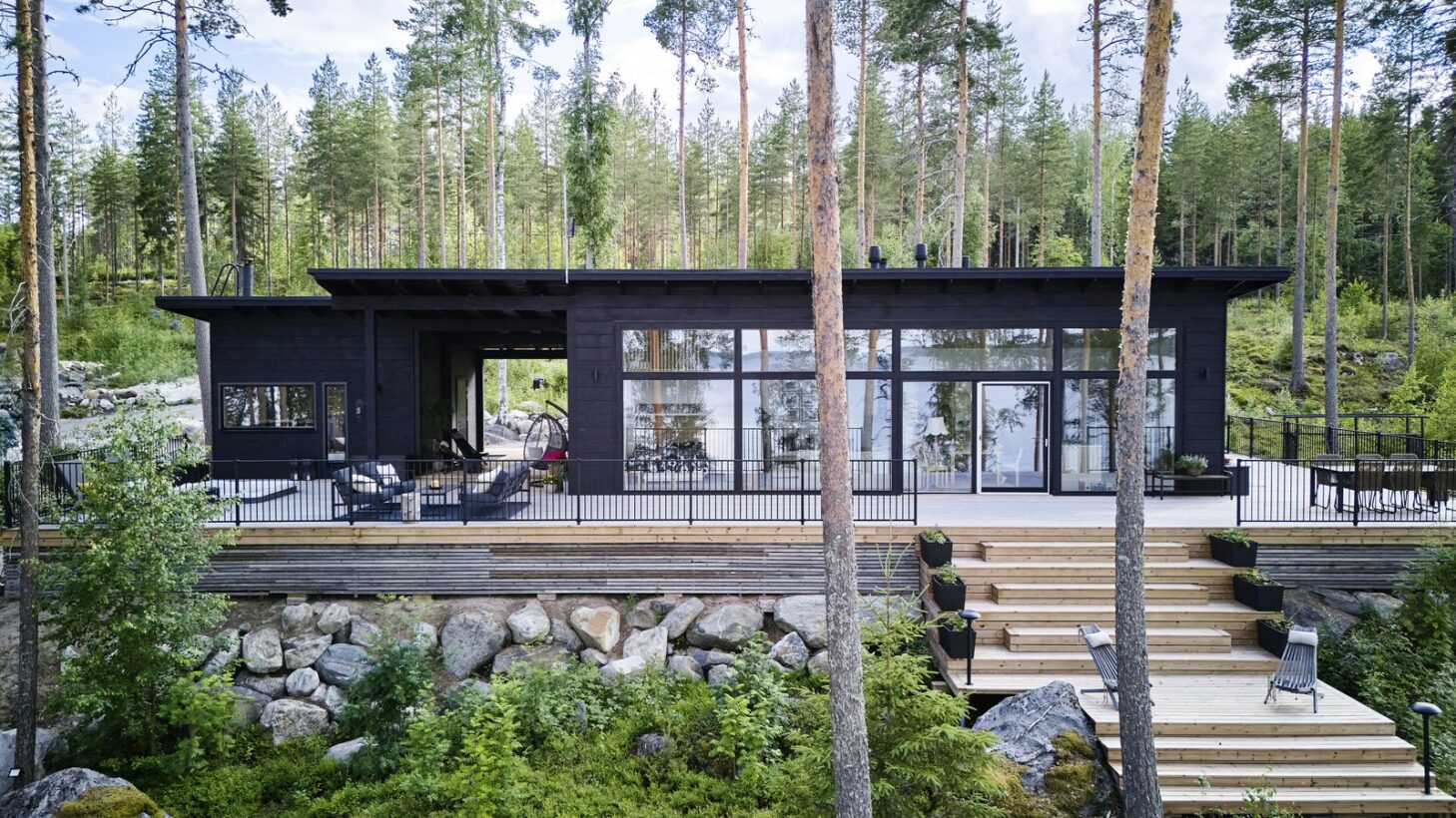 A modern Honka Tuuli log villa – A couple’s paradise